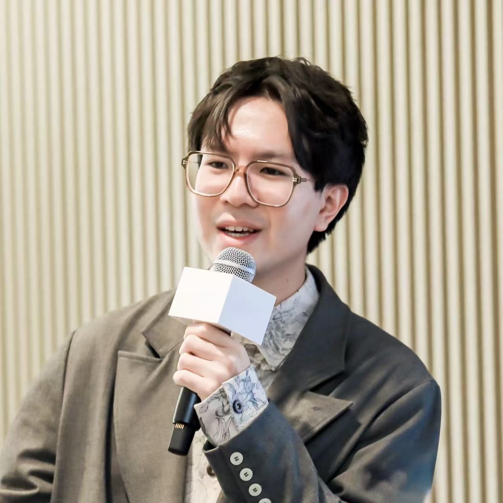 罗罗 Edward 头像